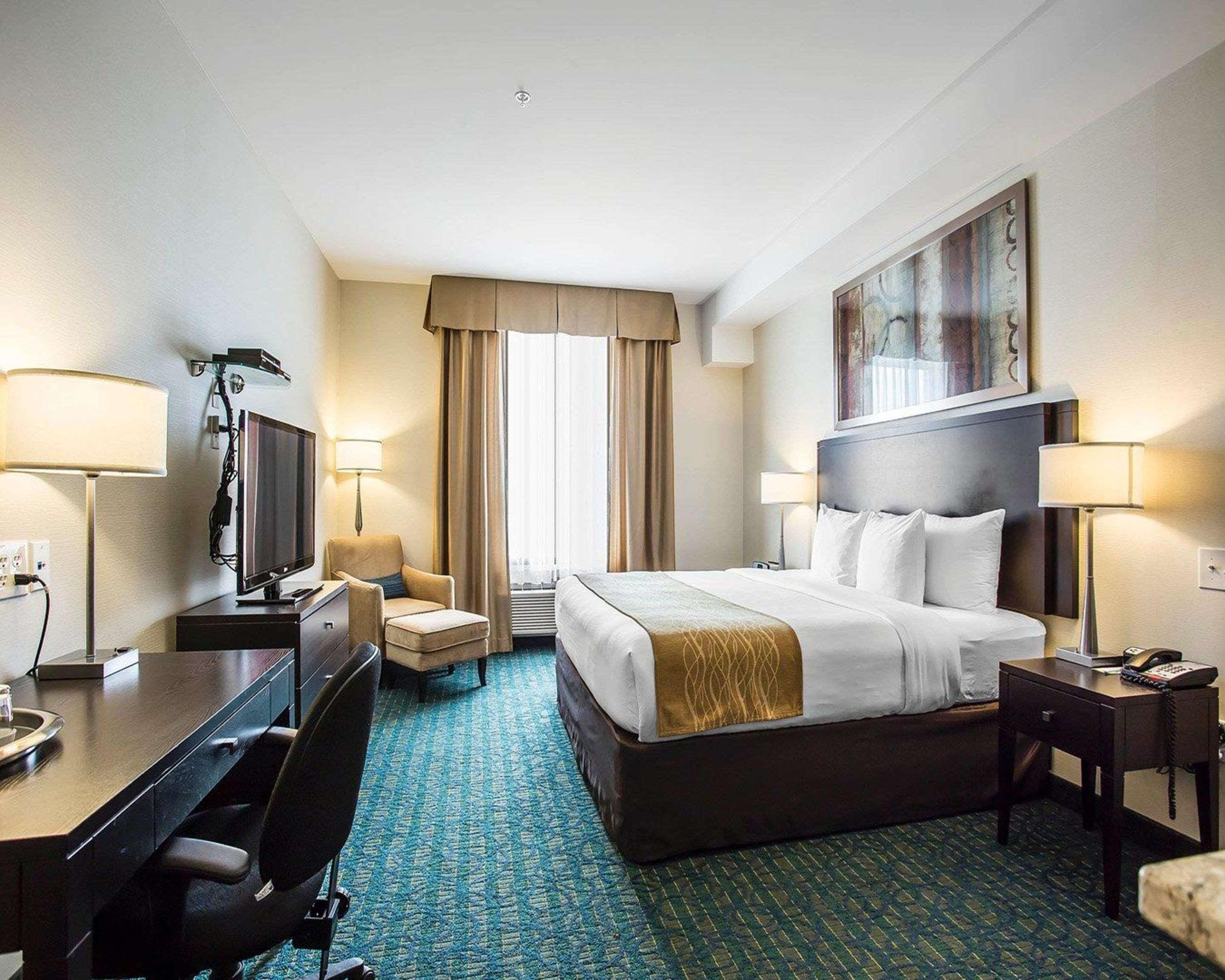 Comfort Hotel Bayer'S Lake Timberlea Екстериор снимка