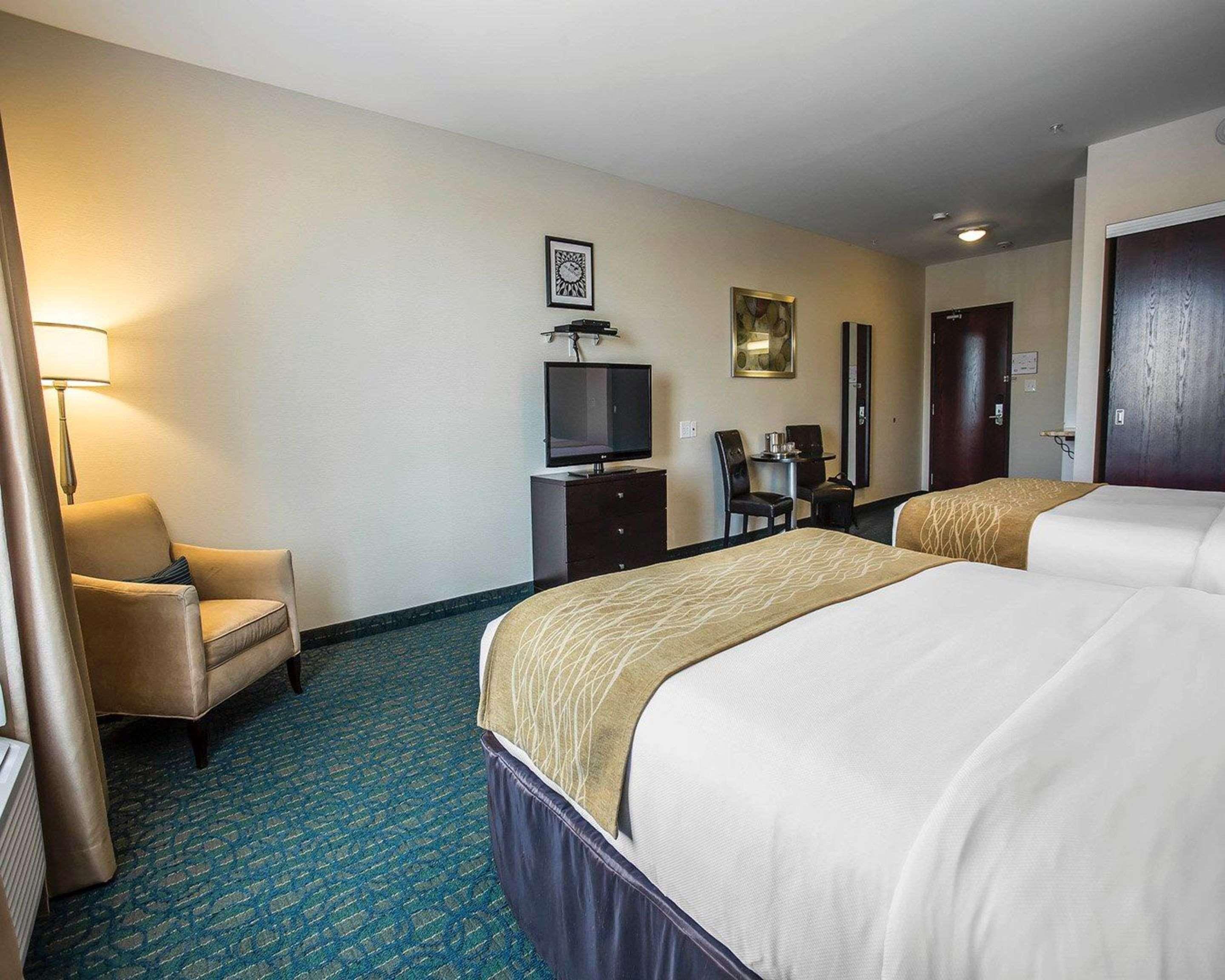 Comfort Hotel Bayer'S Lake Timberlea Екстериор снимка