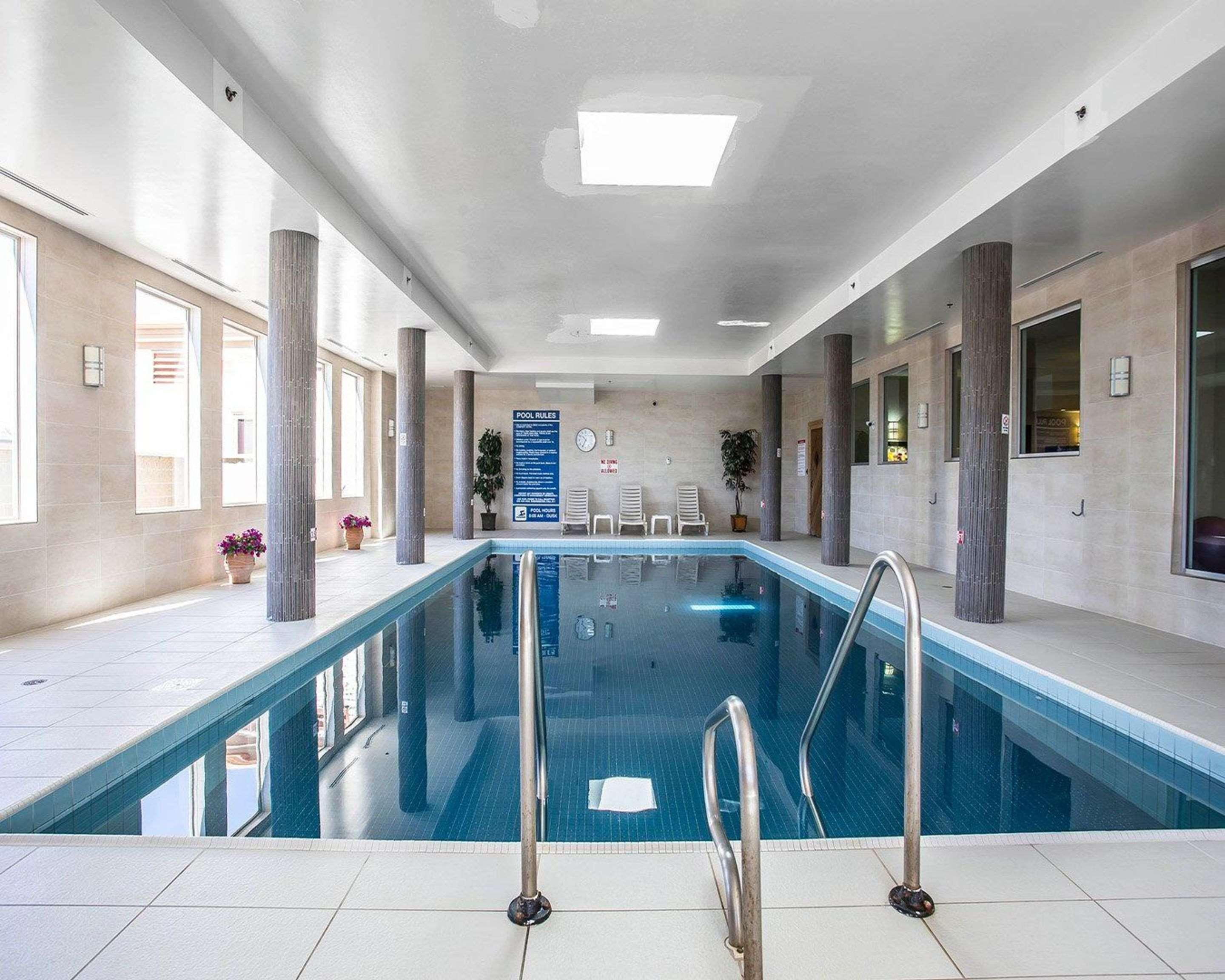 Comfort Hotel Bayer'S Lake Timberlea Екстериор снимка