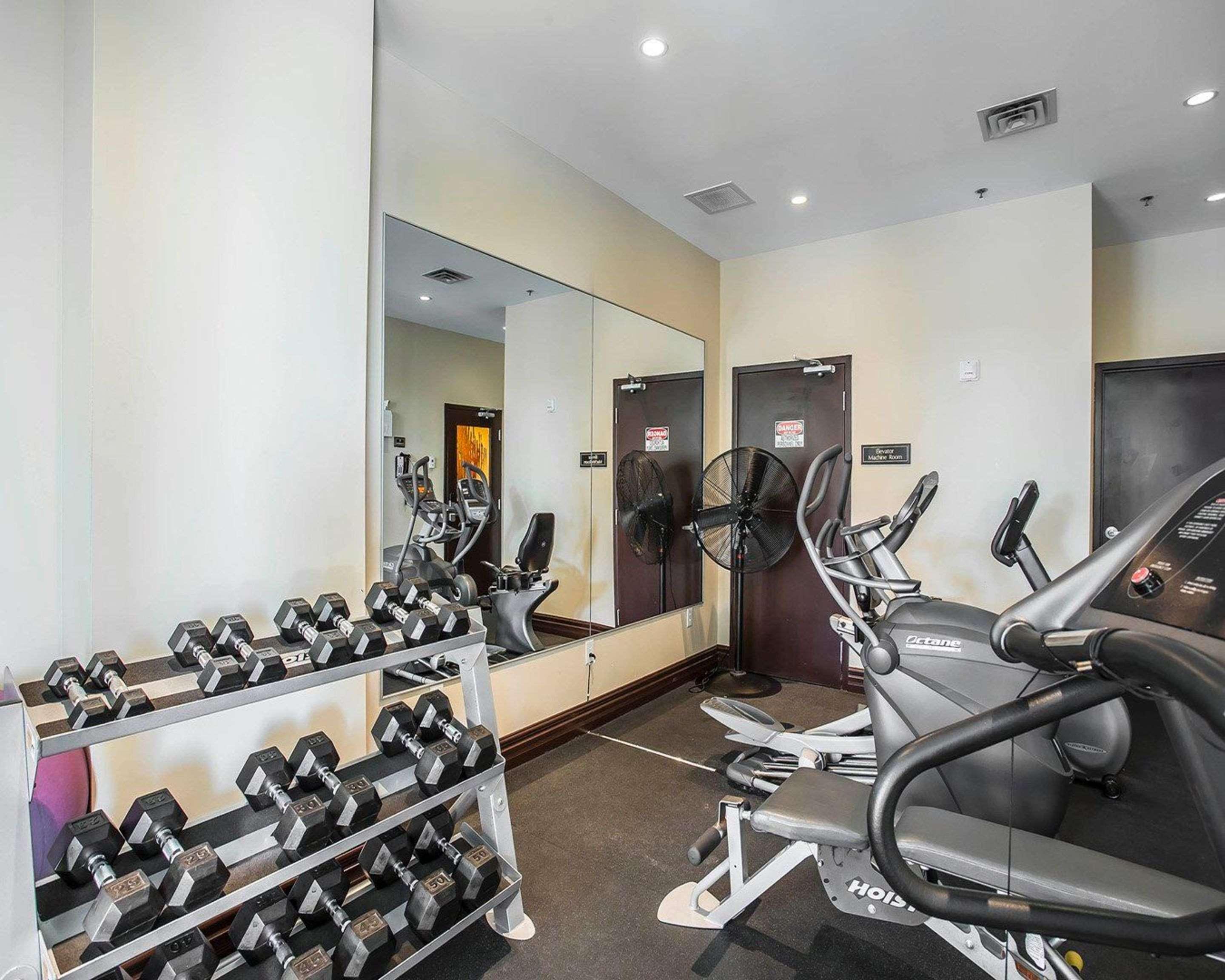 Comfort Hotel Bayer'S Lake Timberlea Екстериор снимка