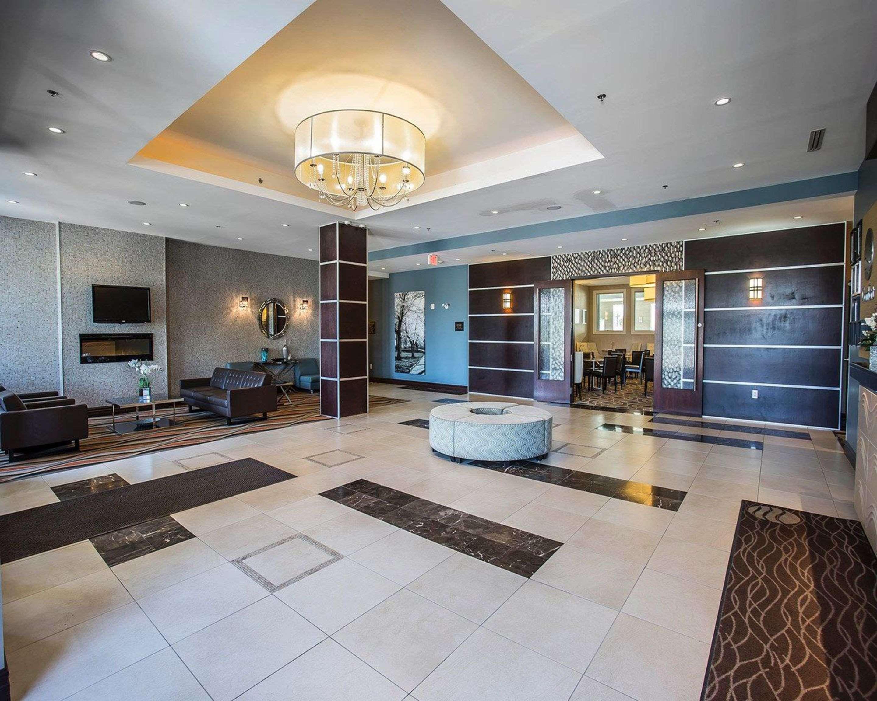 Comfort Hotel Bayer'S Lake Timberlea Екстериор снимка