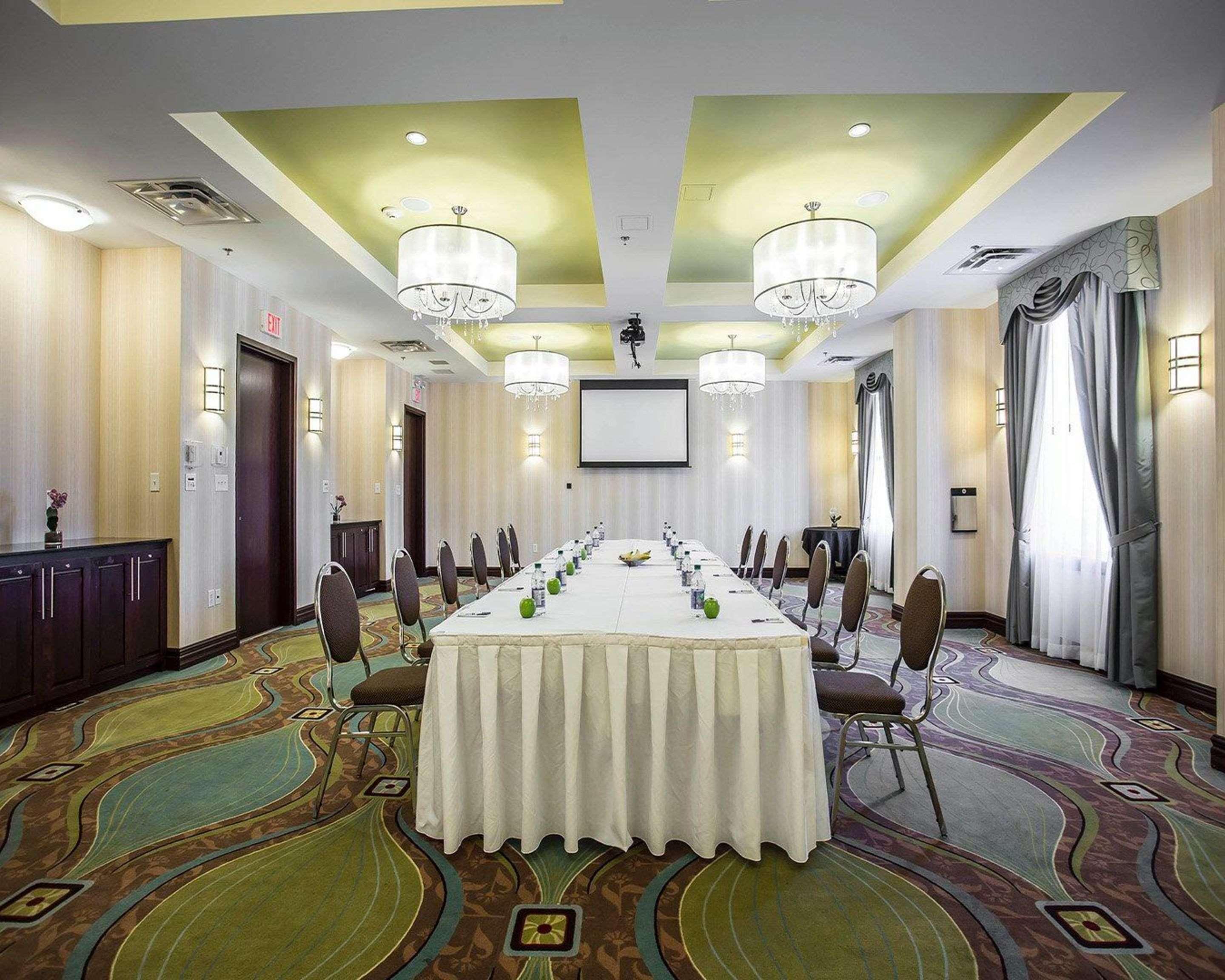 Comfort Hotel Bayer'S Lake Timberlea Екстериор снимка
