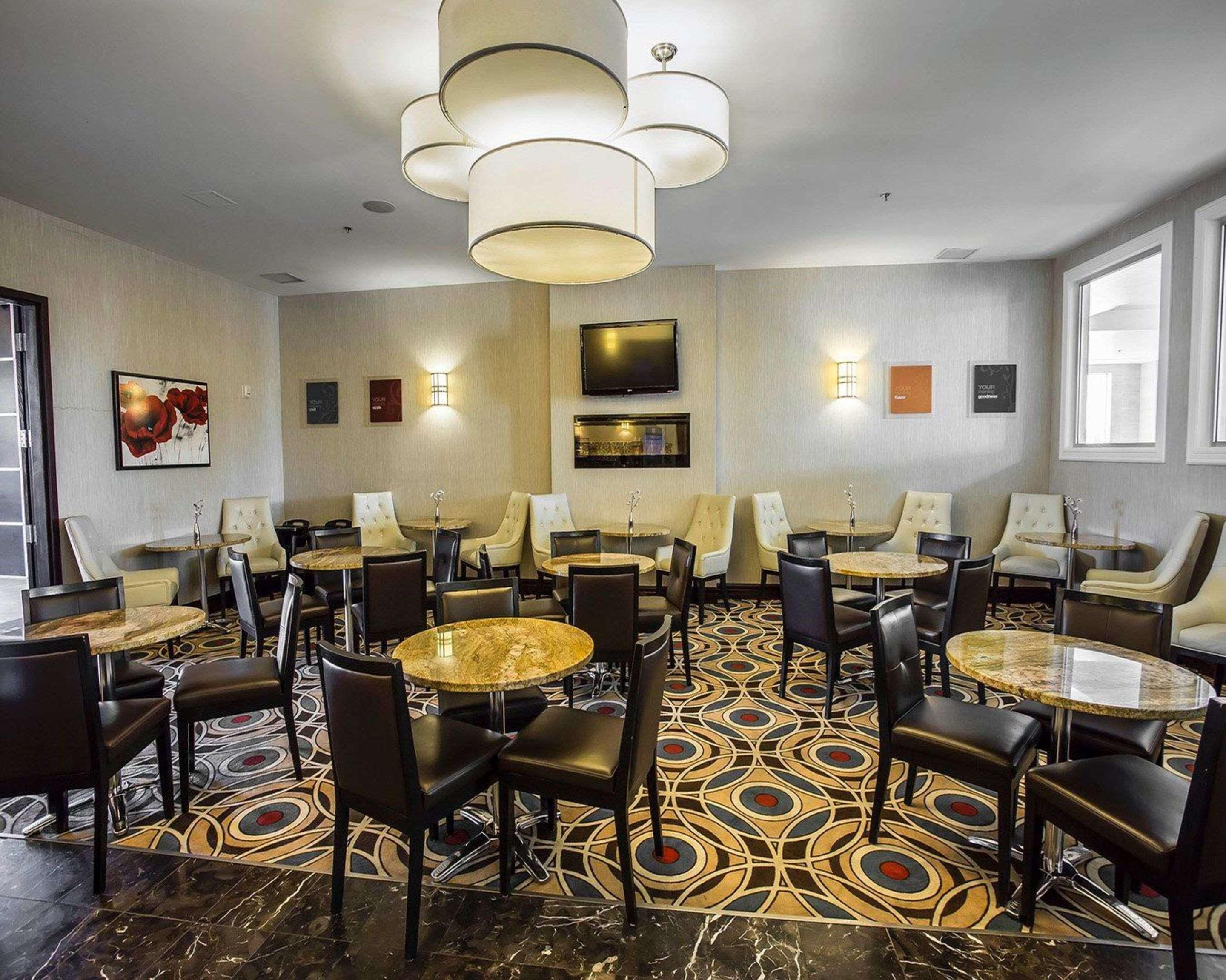Comfort Hotel Bayer'S Lake Timberlea Екстериор снимка