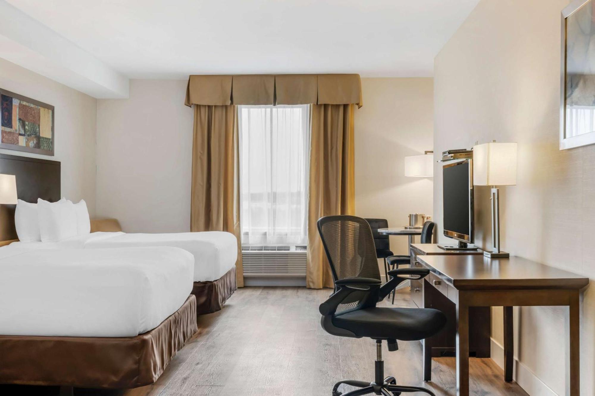 Comfort Hotel Bayer'S Lake Timberlea Екстериор снимка