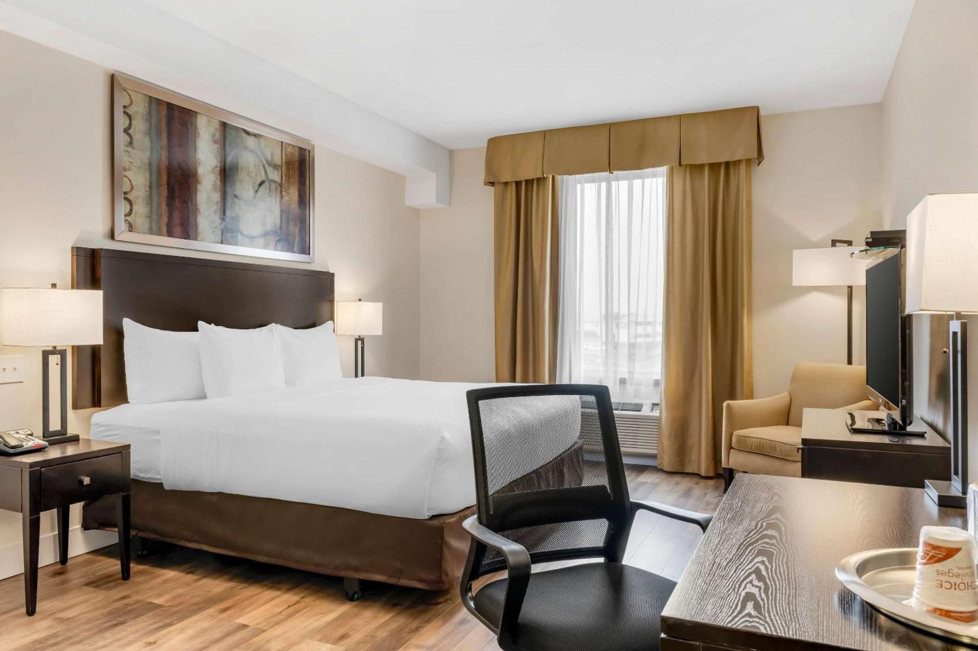 Comfort Hotel Bayer'S Lake Timberlea Екстериор снимка