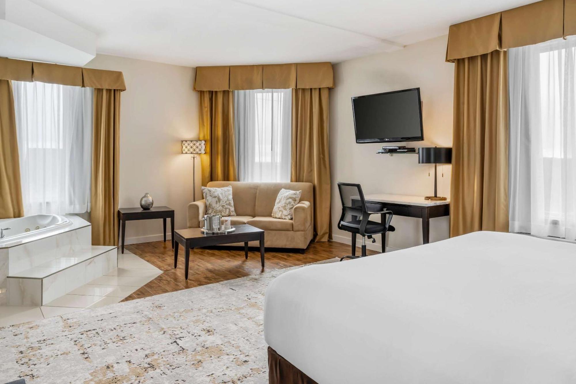 Comfort Hotel Bayer'S Lake Timberlea Екстериор снимка