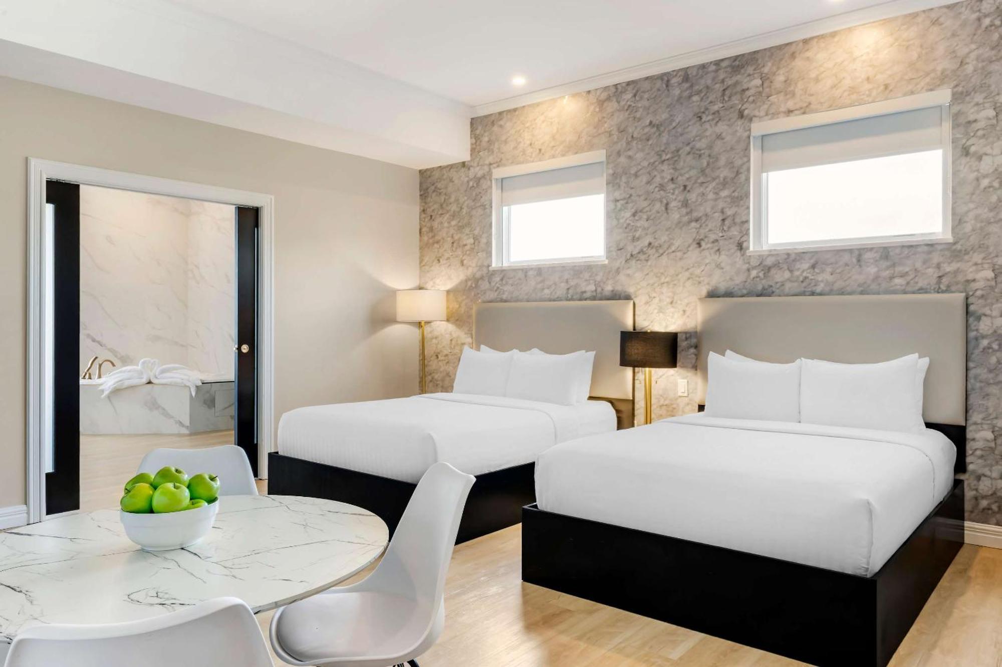 Comfort Hotel Bayer'S Lake Timberlea Екстериор снимка