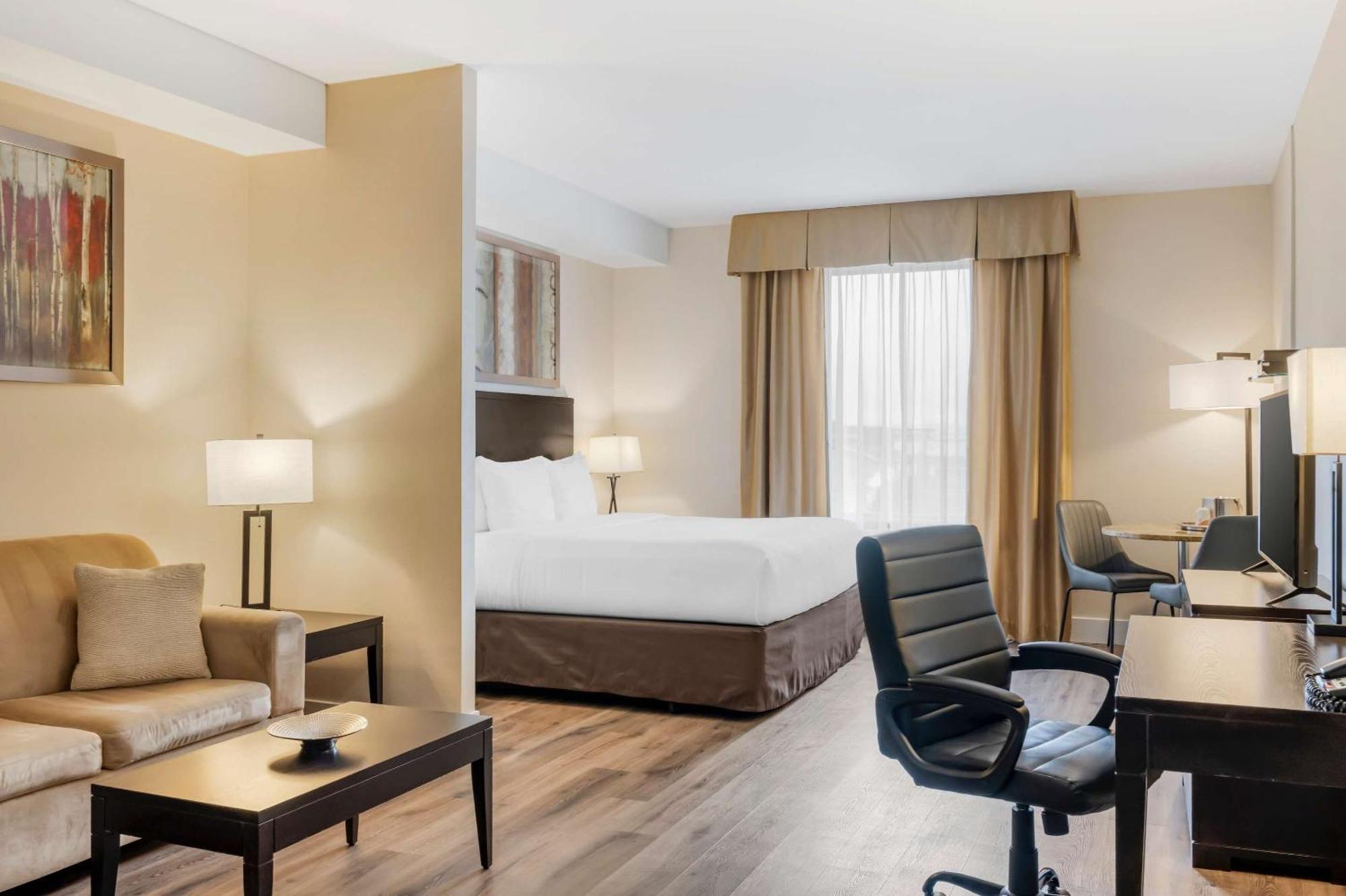 Comfort Hotel Bayer'S Lake Timberlea Екстериор снимка
