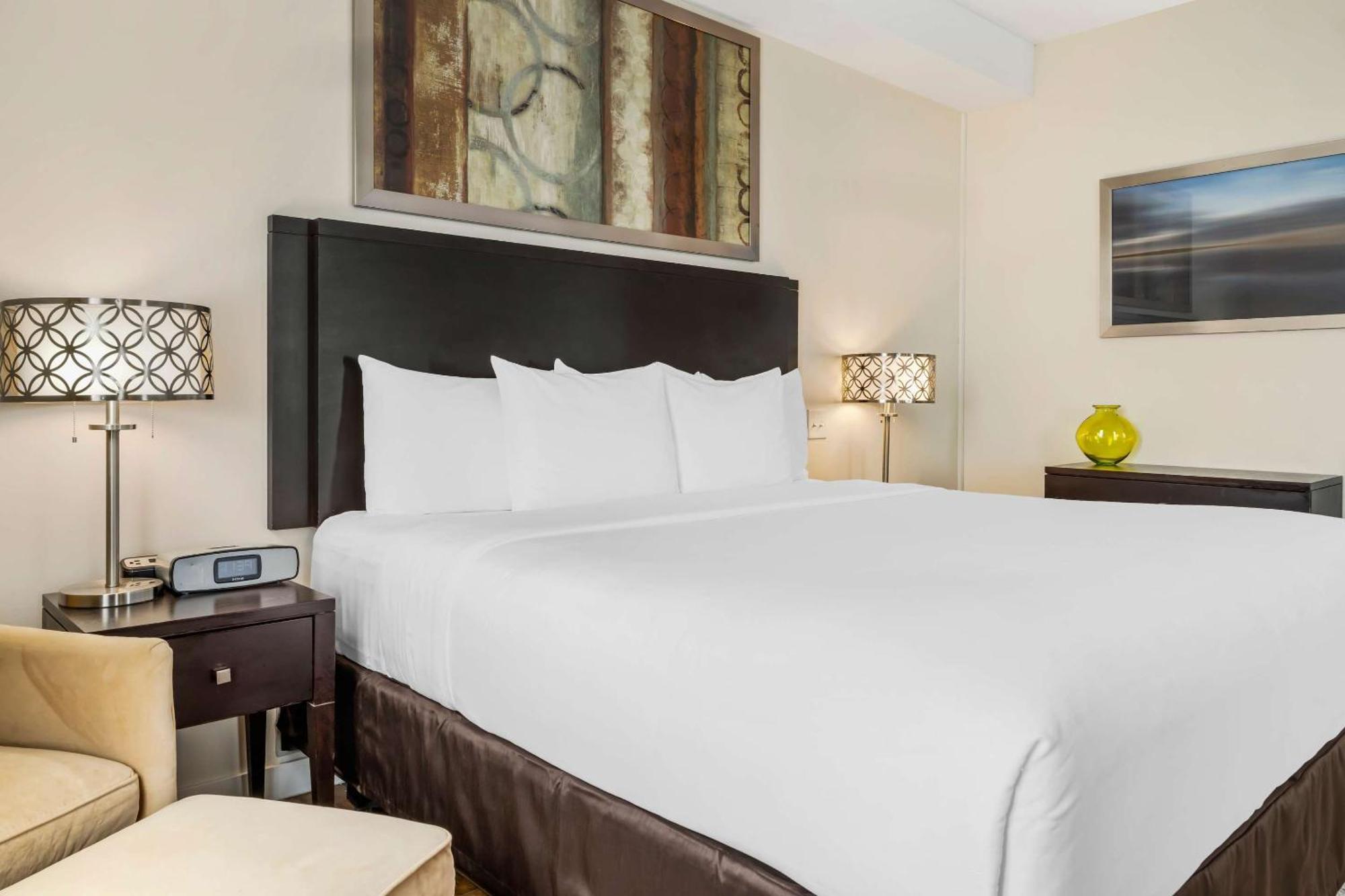 Comfort Hotel Bayer'S Lake Timberlea Екстериор снимка