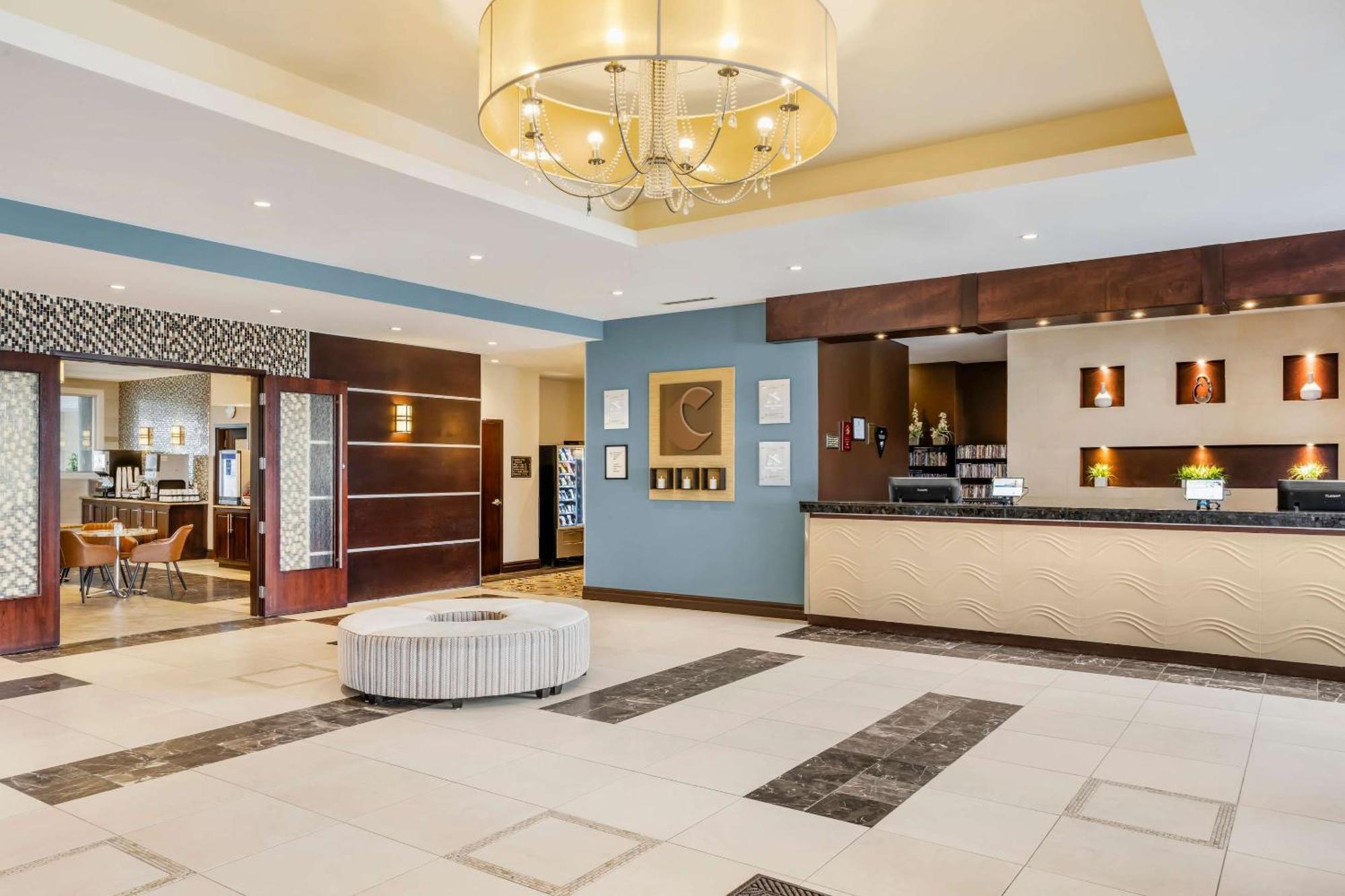 Comfort Hotel Bayer'S Lake Timberlea Екстериор снимка
