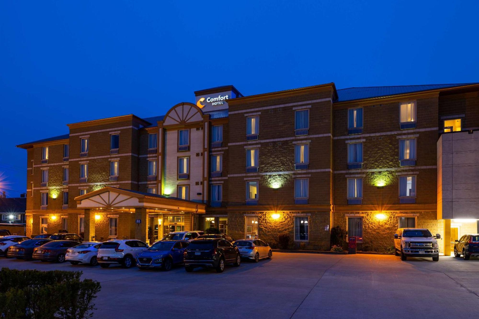 Comfort Hotel Bayer'S Lake Timberlea Екстериор снимка