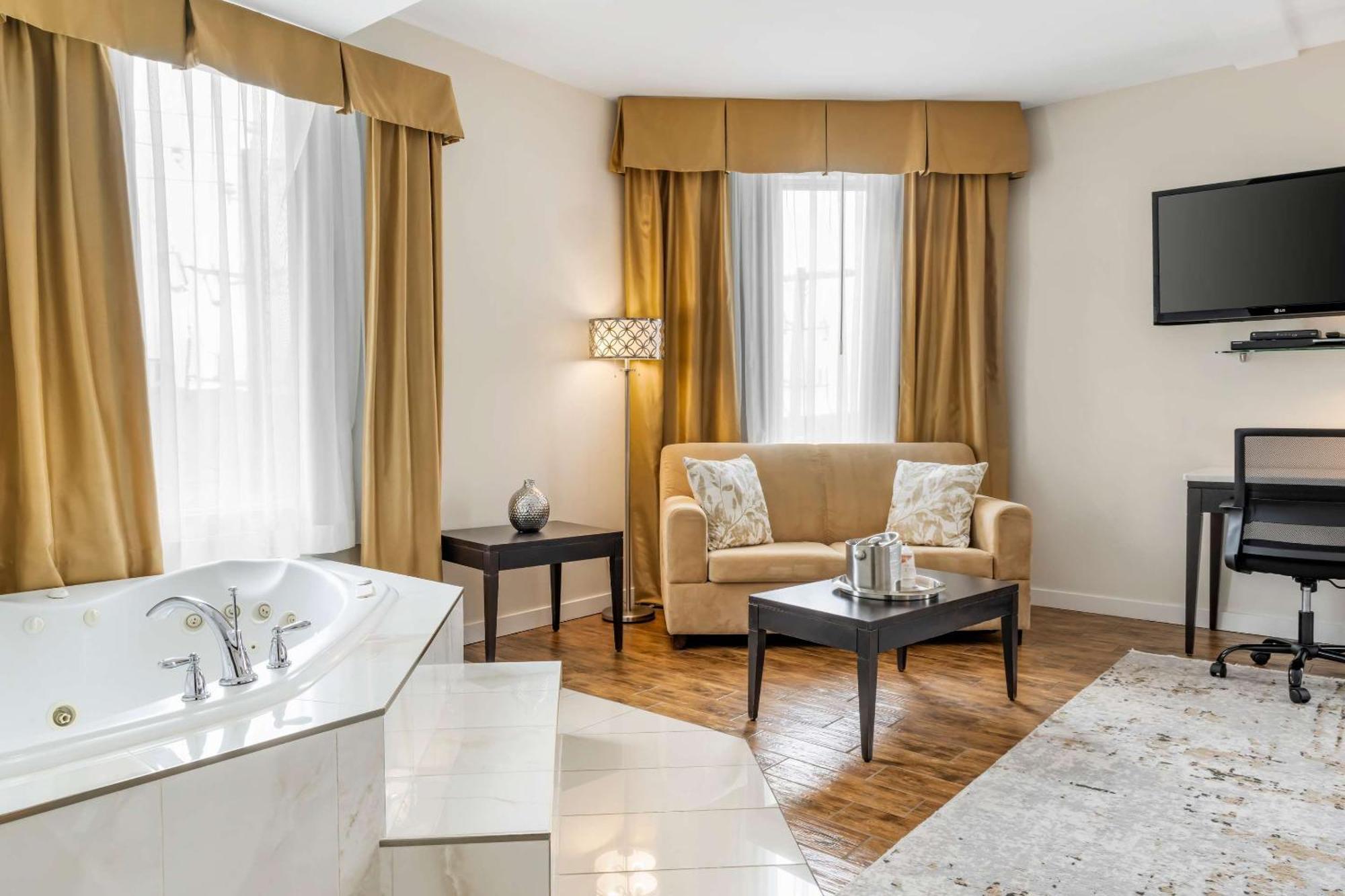 Comfort Hotel Bayer'S Lake Timberlea Екстериор снимка