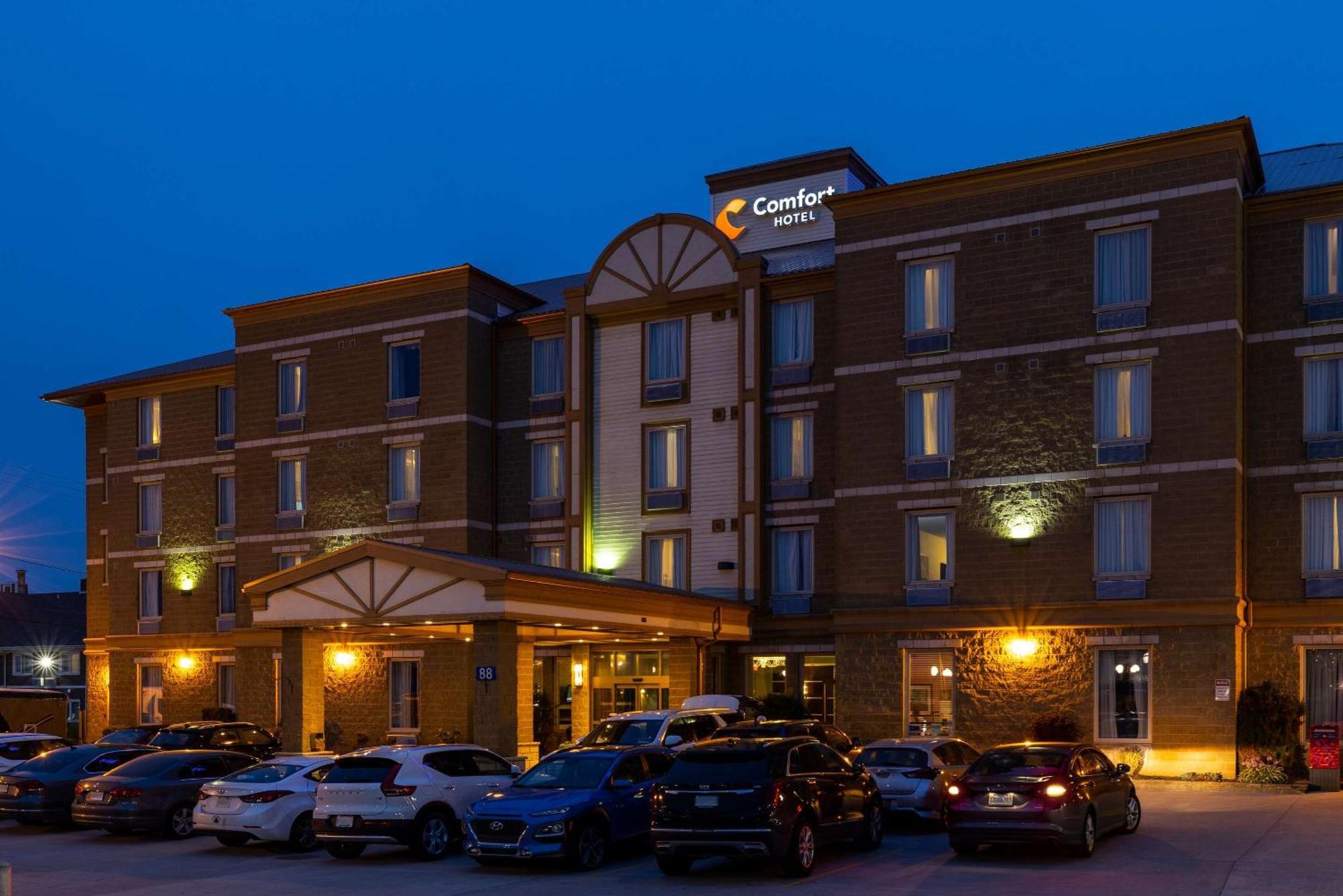 Comfort Hotel Bayer'S Lake Timberlea Екстериор снимка