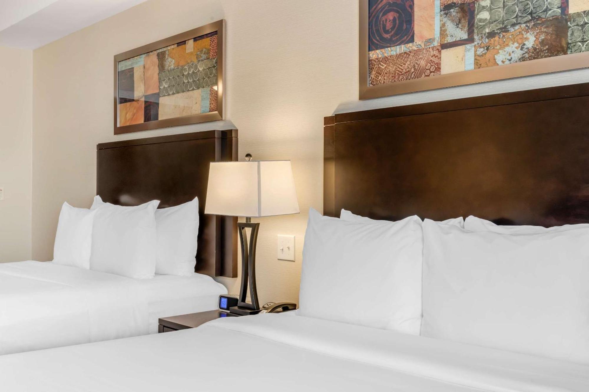 Comfort Hotel Bayer'S Lake Timberlea Екстериор снимка