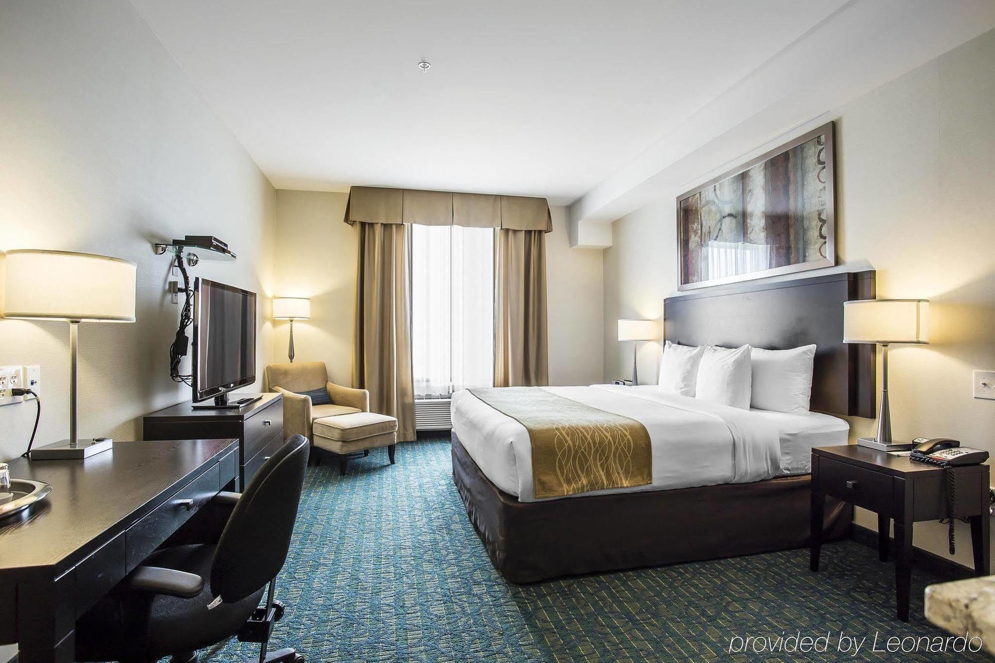 Comfort Hotel Bayer'S Lake Timberlea Екстериор снимка