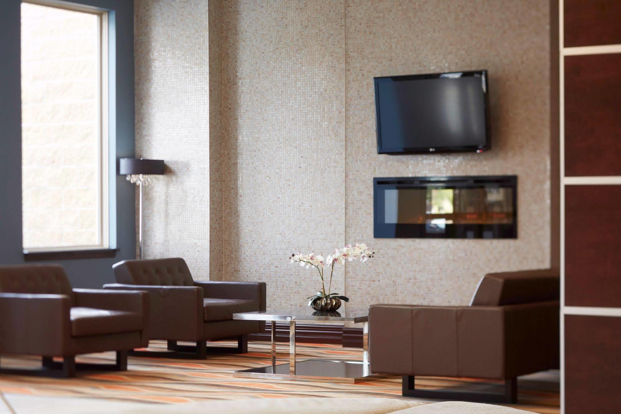 Comfort Hotel Bayer'S Lake Timberlea Екстериор снимка